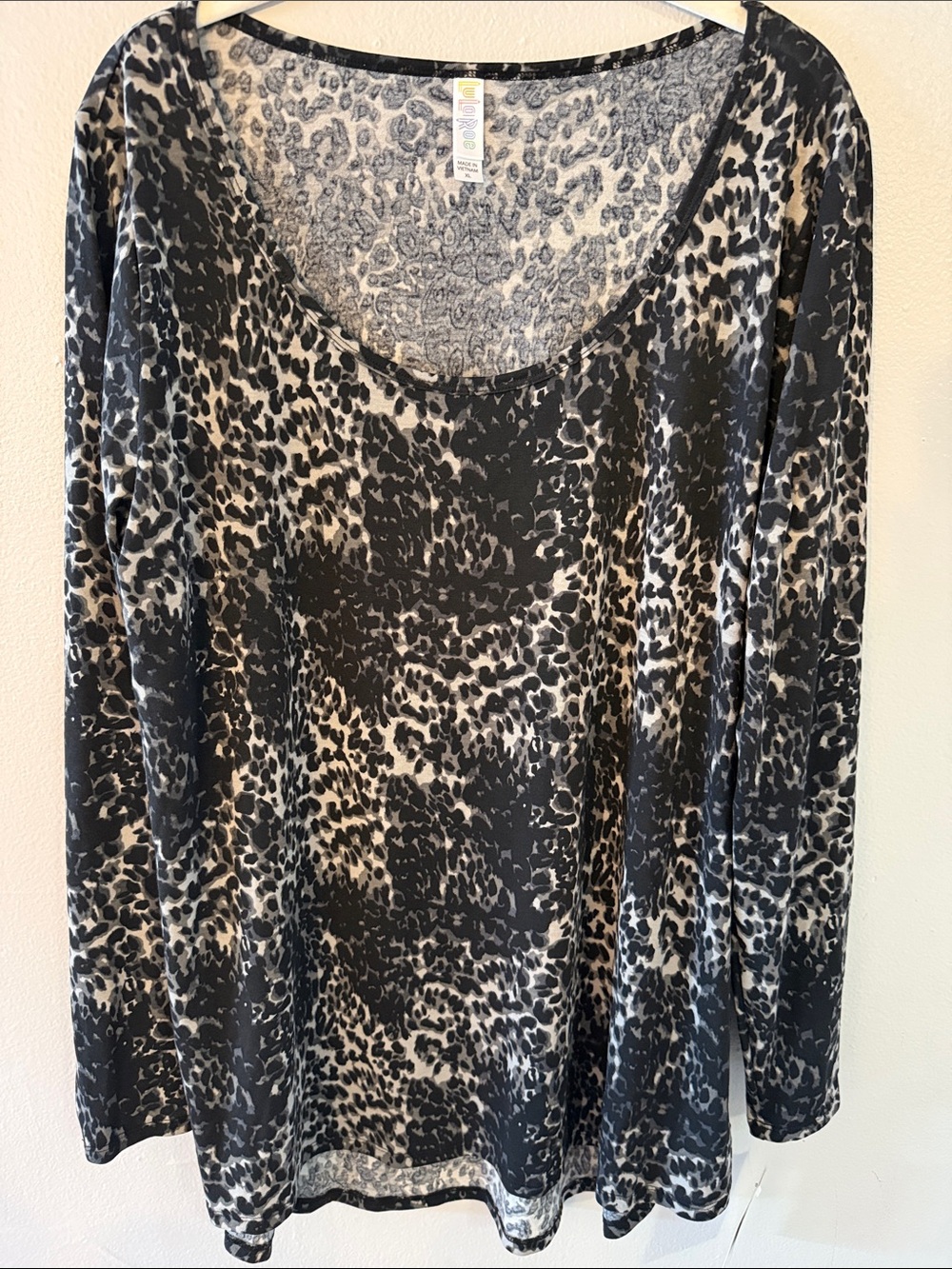 LuLaRoe Black and Cream Long Sleeve Scoop Neck Top